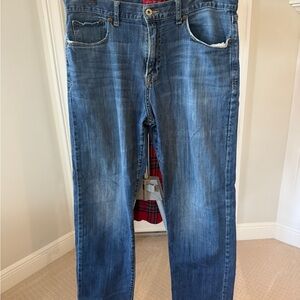 (056) Lucky Brand Men's Relaxed Denim Jeans 34/30